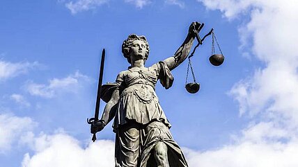 Gerichte stärken Rechte von Eltern