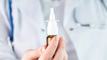 Stimmt es, dass Nasenspray abhängig macht?