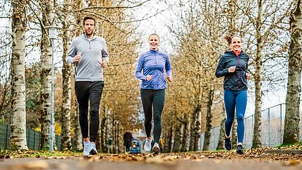 Zackiger gehen steigert die Fitness